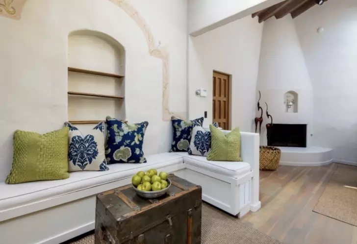 江疏影|90岁老帅锅克林特.伊斯特伍德975万美元豪宅，到底长什么样？