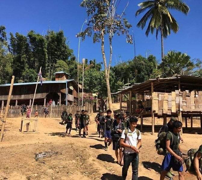 因缺乏軍事保密意識，72名緬甸內地青年在邊境地區參加軍事訓練後返鄉途中被捕-圖3
