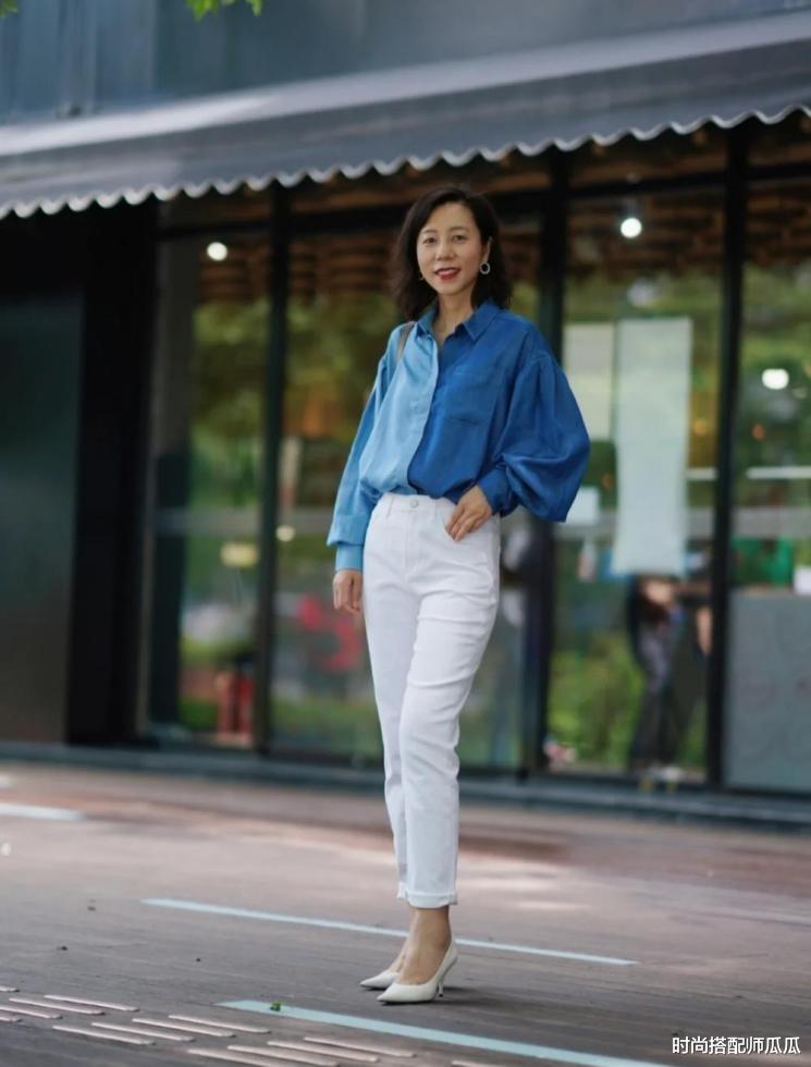 时尚搭配师瓜瓜|女人50岁以后,不管穿裤子还是裙子,少穿这3种鞋子,低级没气质