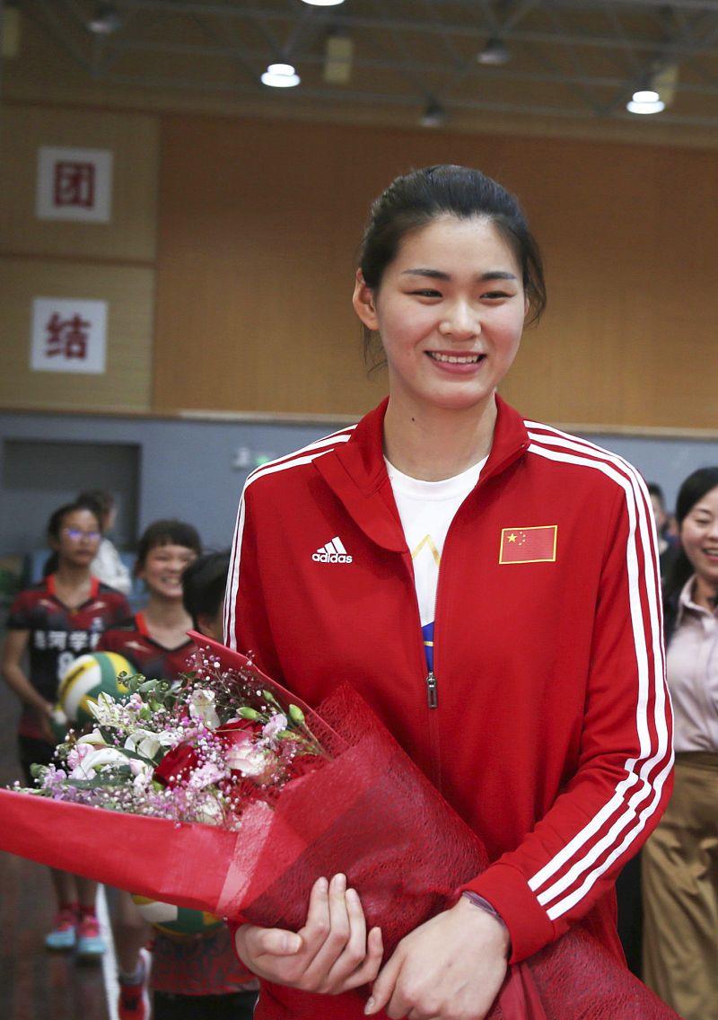 李盈莹|排超天才少女扣球双率第一，李盈莹喜提全面主攻，杜清清给人惊喜