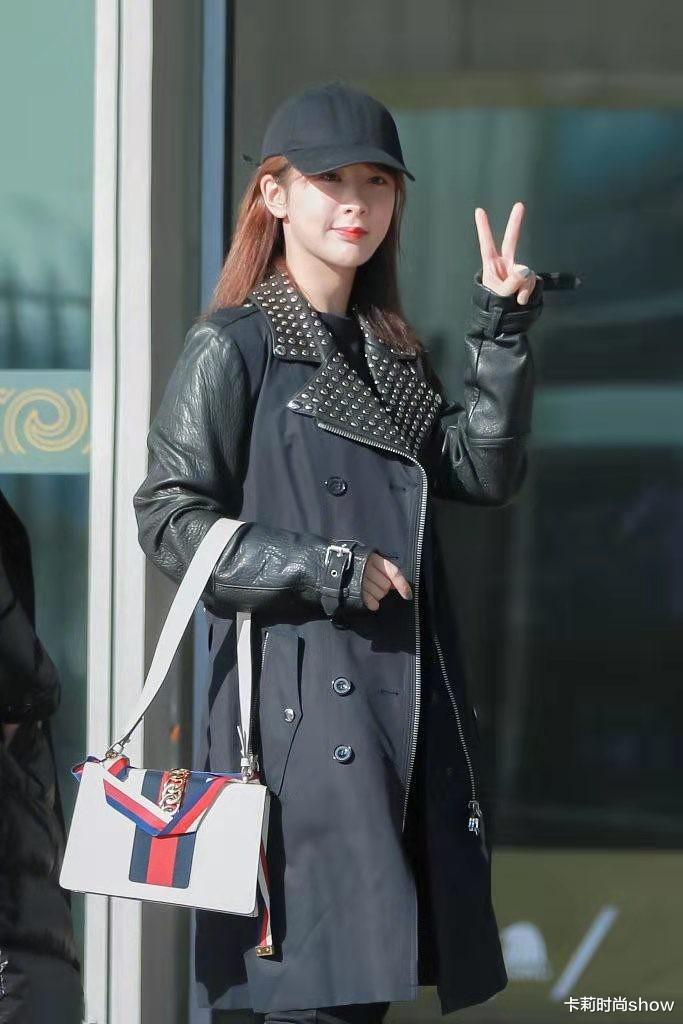 杨紫|28岁杨紫不做“乖乖女”，一身黑的铆钉造型又酷又帅，太适合她了