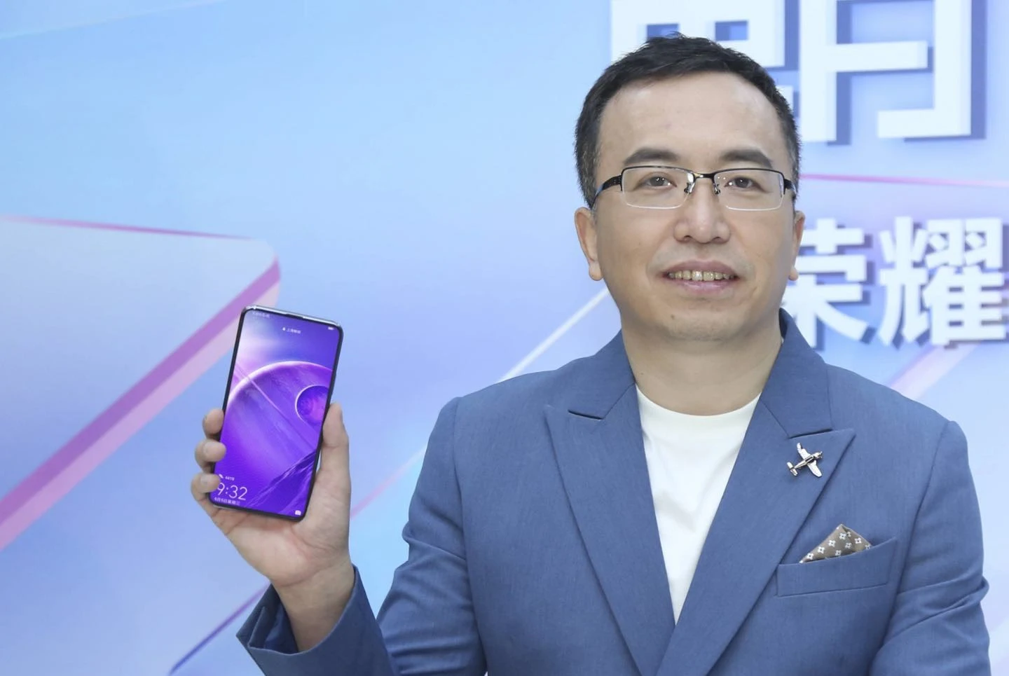 闲聊随心说 麒麟7nm芯片+八曲面屏,从3799跌至2399,已经没有人过问了