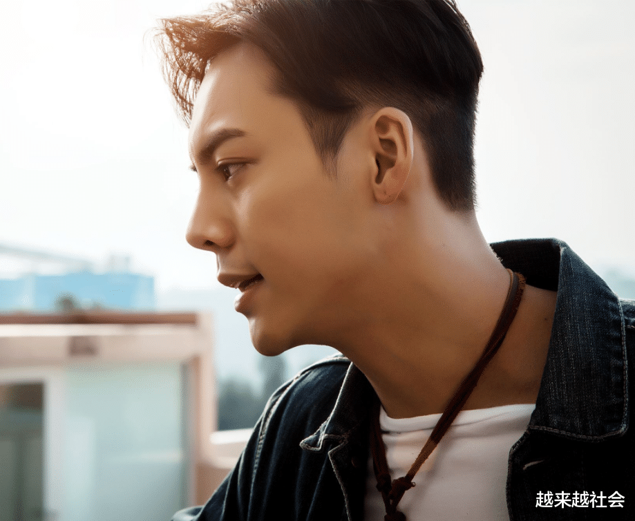 电影|陈伟霆，确实前面给路人印象不好，才被人抓住机会说