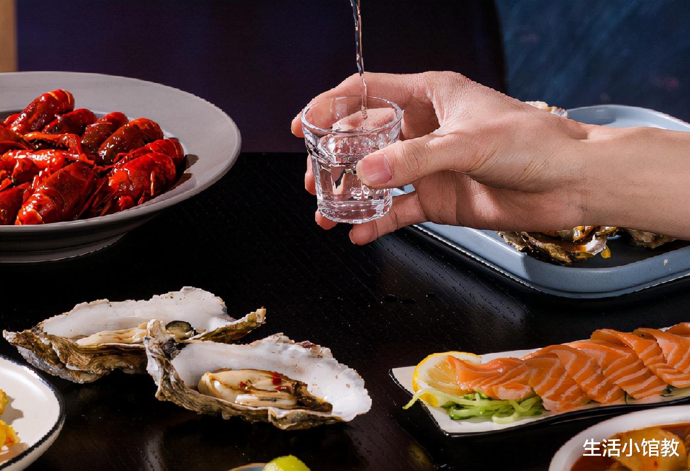 |喝酒后，为何会“半夜口渴”？以前不当回事，看完行家的解释懂了