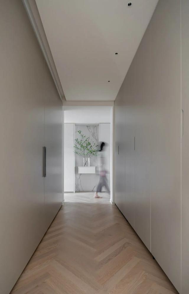 |169㎡现代简约，没有电视墙的客厅，返璞归真的生活才是真