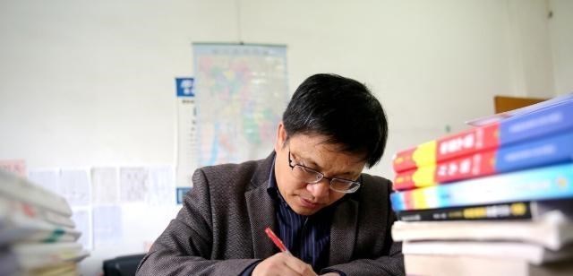 离职|中学教师招聘要求出炉，最低也要本科学历，双一流成为应聘门槛