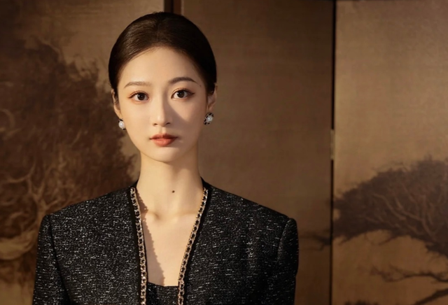 冬奥会|“领诵员”冯琳又亮相,参加冬奥会宣传,C位领舞果然没让人失望