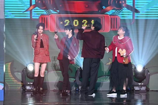 非正式爱情|黄金搭档集结《王牌对王牌》张哲瀚龚俊合体遭遇默契大考验