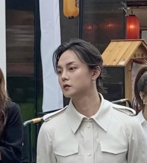 尹正|尹正告诫女生减肥要适当，近照被指过于女性化，长发妆容过于阴柔