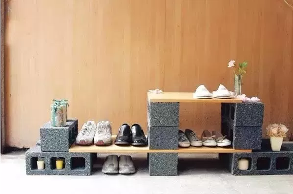 工地|老公从工地搬回几块空心砖，利用起来做了几样家具，连邻居都羡慕了