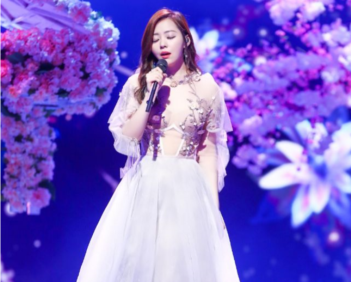 张靓颖|张靓颖放飞自我后，身材越发走形，曾经仙气飘飘的天后去哪里了？