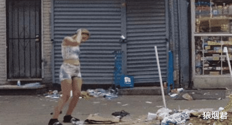 美国|美国著名“吸毒街”爆火：流浪汉成堆，瘾君子宛如行尸走肉