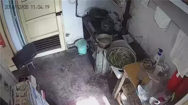 设计师|大龄剩女与父母挤28㎡房里却嫁不出去,设计师爆改后,爸妈激动了