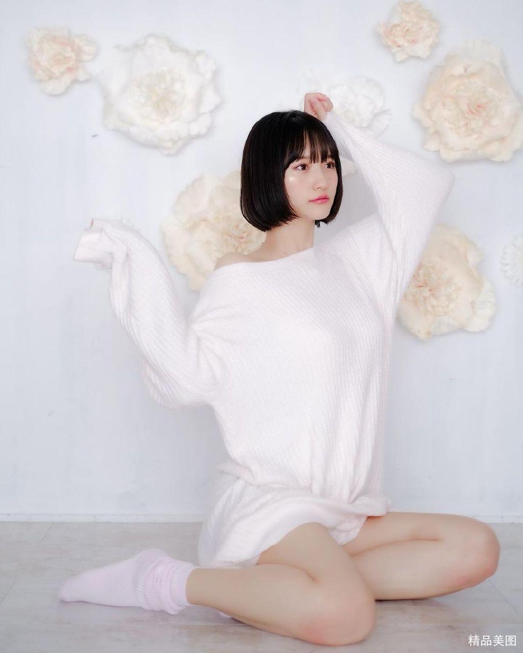 短发|迷人短发小美女气质清新写真