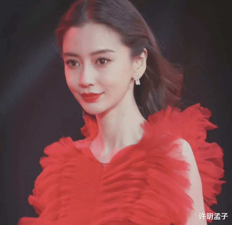 博纳|杨颖的工作室发照片，却被粉丝们吐槽，还没有路人拍的好看