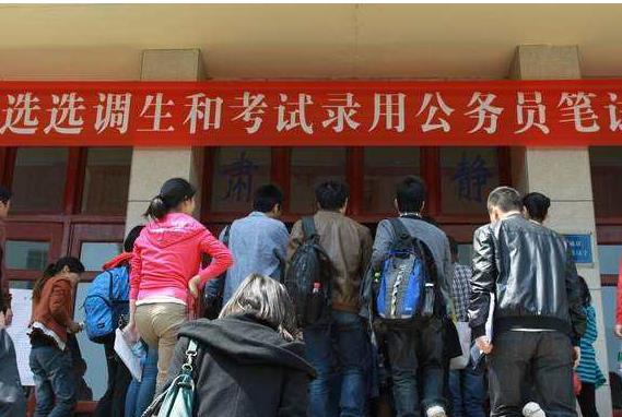 莫彩华|“90后县长”走红网络：年纪轻轻履历丰富，却遭来一丝嘲讽