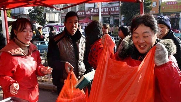 九月雨 城里人来探访，农民为啥不再好客？这几个原因很现实让人心酸