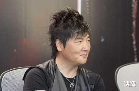 美容|孙楠近照瘦出尖下巴，脸比旁边华少小一半，被龚琳娜大赞变年轻