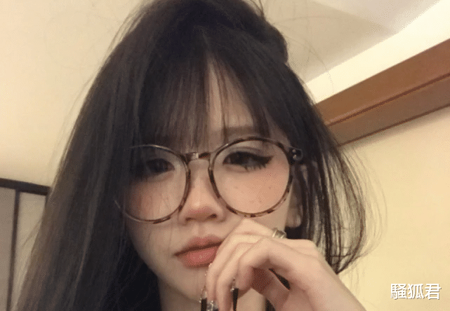 林俊杰|替父还债养俩弟弟，纯欲天花板井川里予身世曝光，粉丝心疼泪目！