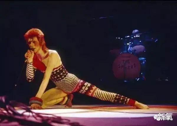 大卫·鲍威|摇滚巨星大卫·鲍伊和绝世名模伊曼的神仙爱情