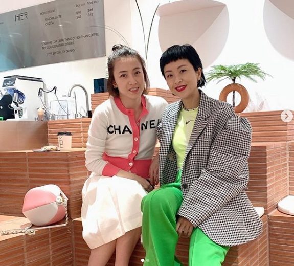 郭晶晶|公益活动上郭晶晶与霍启刚成双成对，甘比独自现身与霍震霆合照