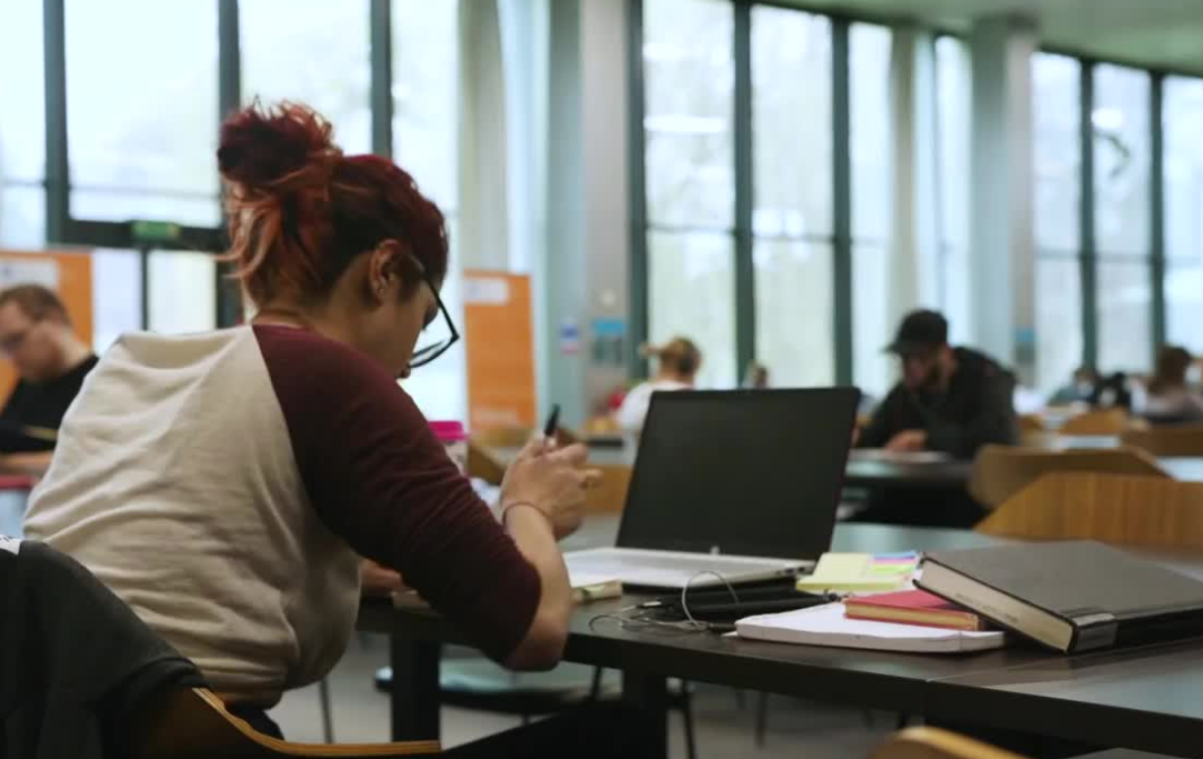 Ainee妈咪|“虚有其表”的热门专业,深受家长喜爱,就业却已经饱和