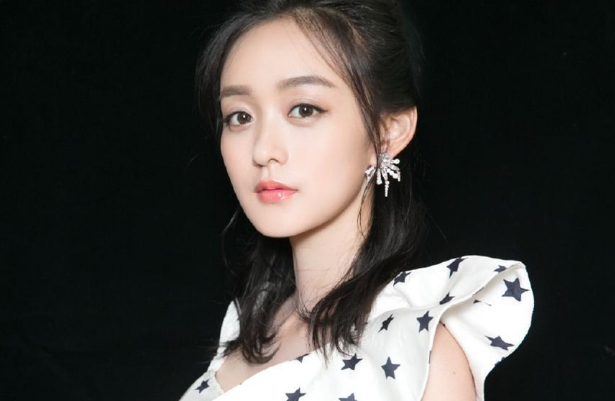 何泓姗|何泓姗是一个相当聪明的女明星，摄影是她的爱好，演员是她的职业