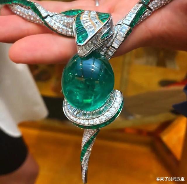 舂壳子时尚珠宝|灵蛇再现,惊艳的宝格丽蛇王珠宝-“Hypnotic”祖母绿项链