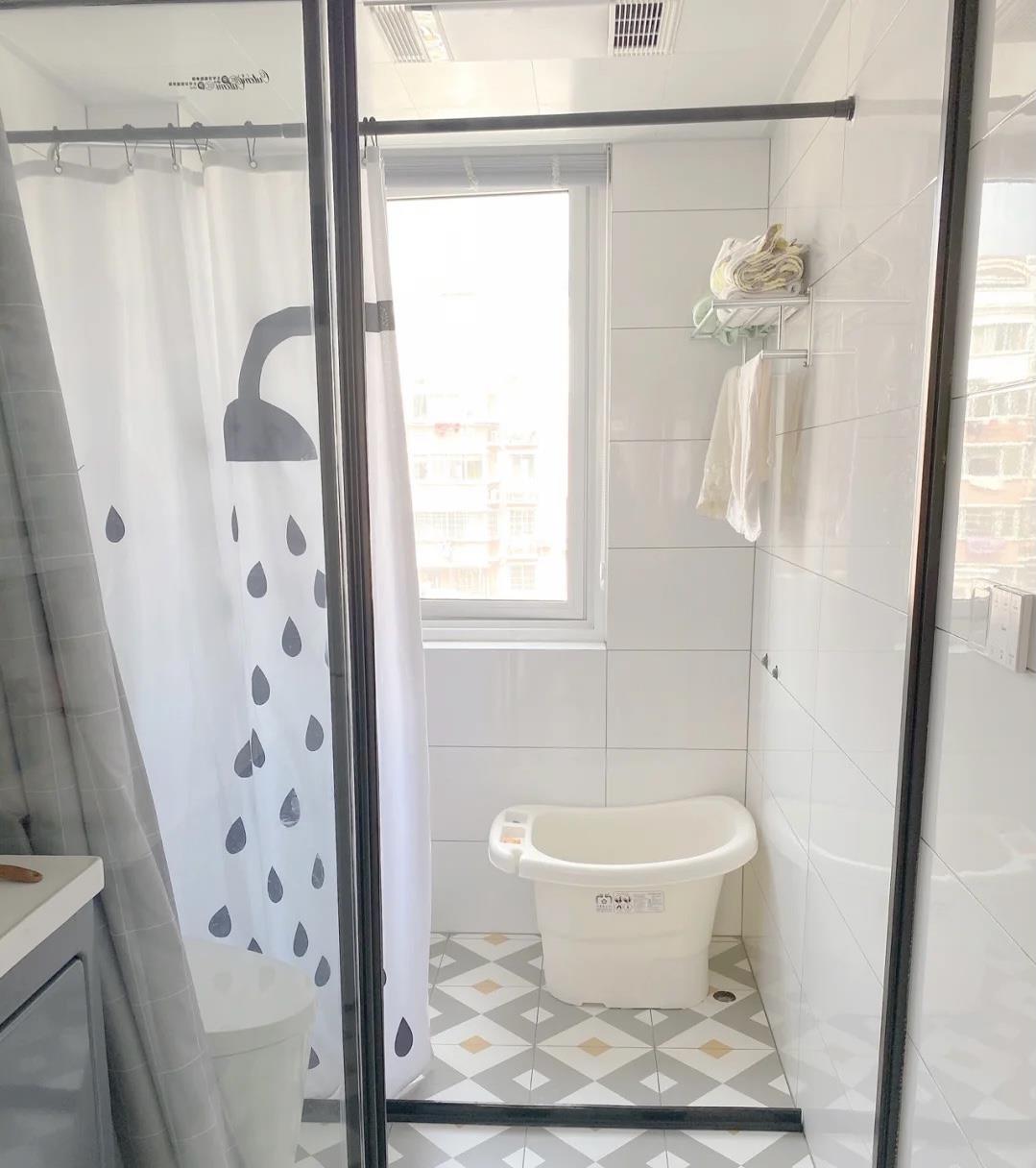 “穷装”为什么越来越流行？看完这个“三无”设计的家，就知道了