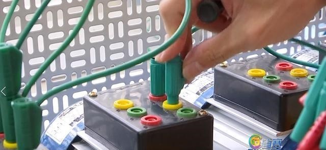家政|父母年过半百外出打工供3孩上大学 24岁小伙儿苦练技能 不负青春
