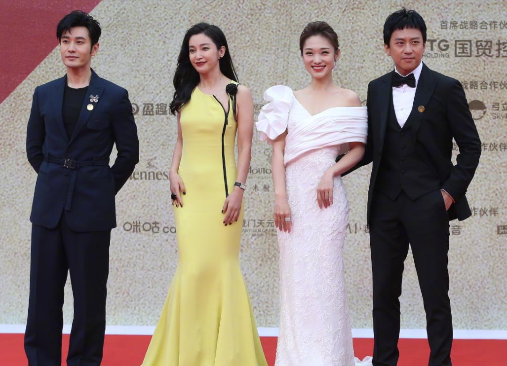 金鸡奖|金鸡奖闭幕式红毯大看点：刘浩存甜美，张小斐靓丽，宁静最性感