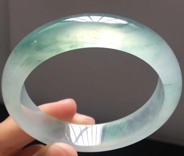 翡翠手镯|翡翠手镯的需求，不减反增