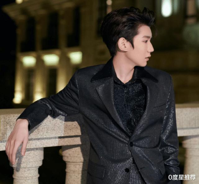 王源|王源“断骨式长高”绝了！身高接近一米八，不愧是三小只最帅代表