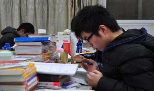 考研|“新型啃老”悄然流行，多数家长毫无察觉，还一直对子女赞不绝口