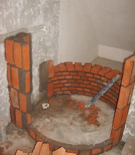 老爸为了省钱砖砌淋浴房,朋友却说像棺材,他们是杠精吗?