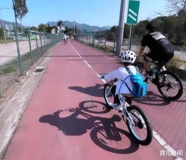 霍启刚|霍启刚稀罕“炫富”，7岁儿子豪华车曝光，网友：终于不装了