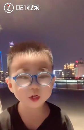 7岁男孩基因突变身高停在3岁,父亲:儿子每次都主动去锻炼,他知道这是为了他好