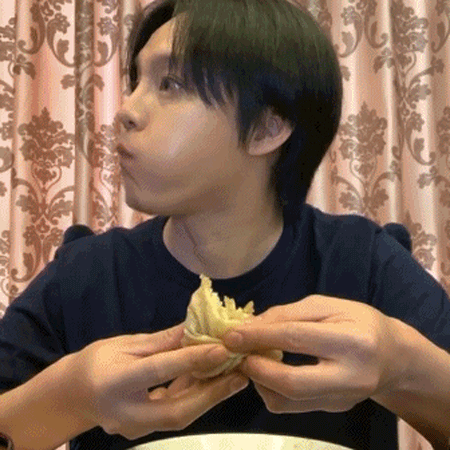 许凯|胖成球被全网diss，他可真不冤！