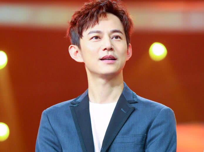 何炅|何炅的结局，在他爸爸变老赖那一刻早就写成了