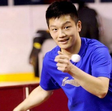 湖人队|樊振东的故事,16岁就成国乒主力,绯闻女友是全民女神!