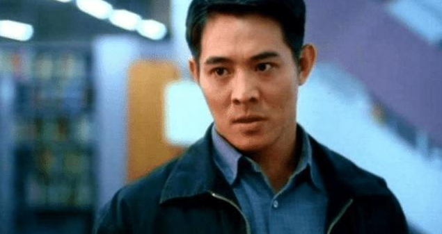 李连杰|李连杰背景有多牛？鲁豫问他爷爷是谁，他：我敢说，你敢播吗？