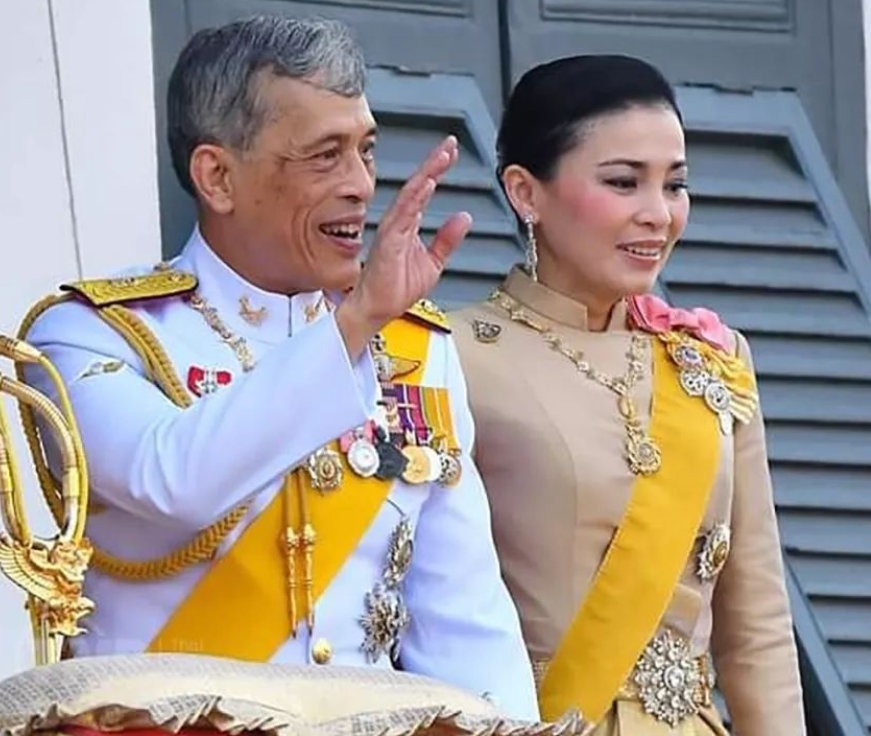 章子怡|提拉蓬高颜值旧照亮相，貌若天仙造型绝美，待遇优厚远超西拉米