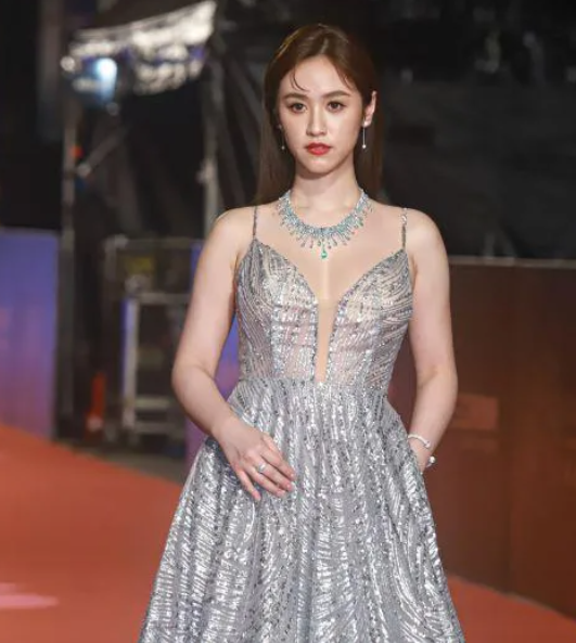 吴宗宪|吴宗宪4个孩子个个出色，大女儿凌晨发宝宝照，网友：像宪哥