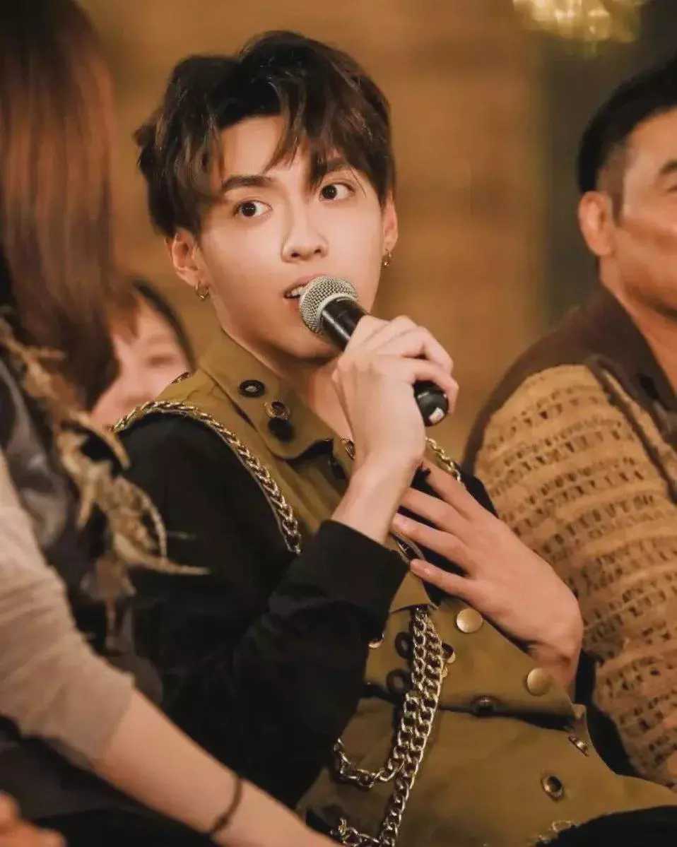 乔任梁|吴亦凡再出新料，涉及上亿，这事儿越闹越大了……