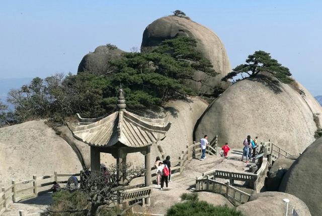 写字的黄小骨 安徽不容错过的山脉，古时有着南岳之称，景色超美可媲美黄山！