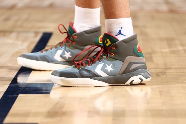 陈博主潮物Sneaker|NBA球员上脚:杜兰特和利拉德很帅气,匡威配色最好看
