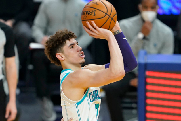 斯蒂芬·庫里|7人得分上雙，聯(lián)盟第一！勇士豪取3連勝，格林三雙創(chuàng)紀(jì)錄