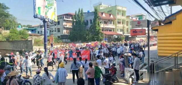 今天，緬泰邊境大其力，幾乎全城民眾參與示威-圖2
