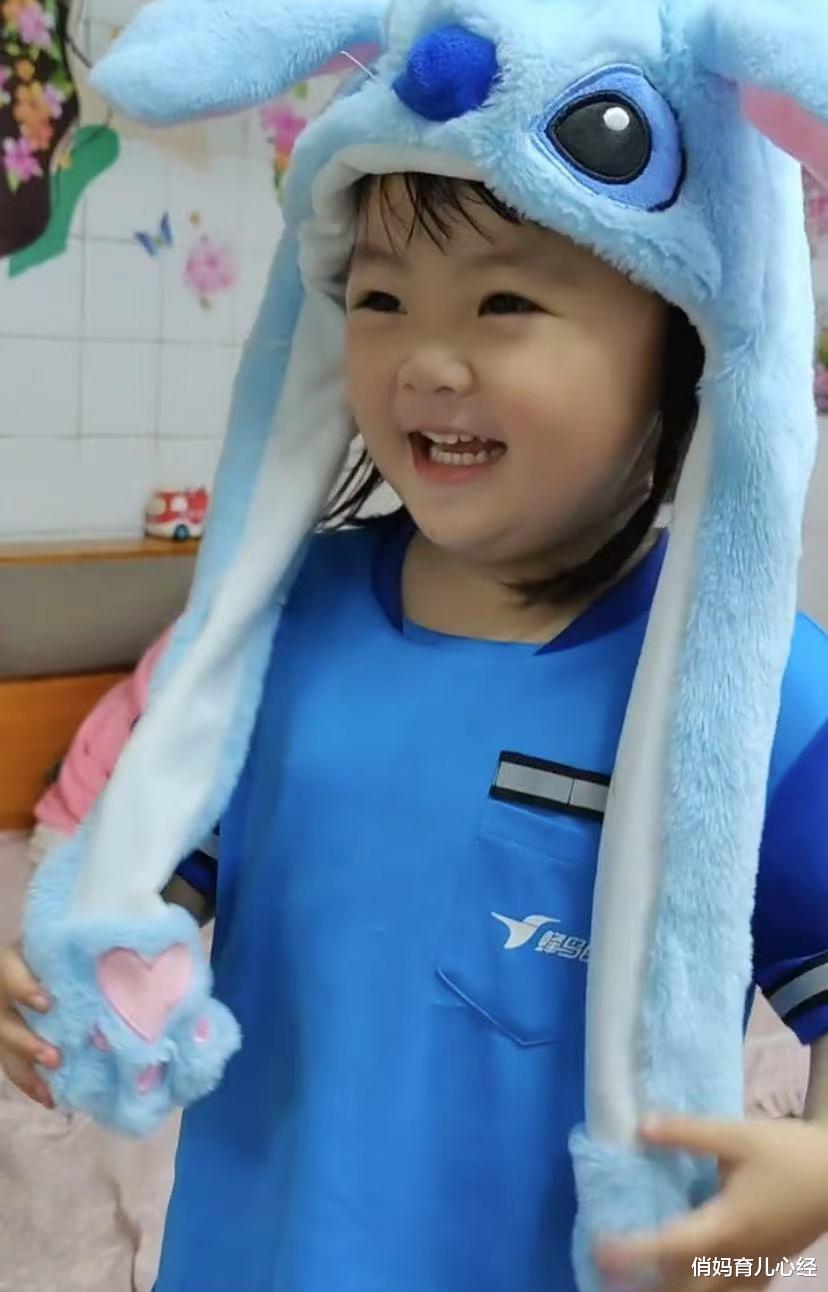 俏妈育儿心经|3年前跟着爸爸送外卖，笑脸治愈无数人的宝宝，如今过得怎样了？