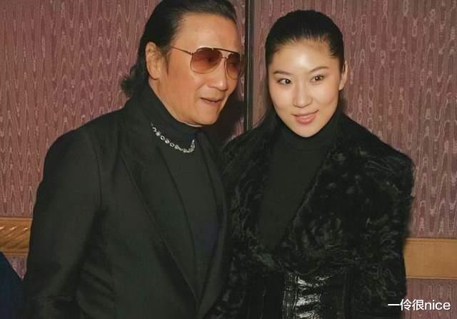 谢贤|谢贤养了女友12年，分手后用青春换来2千万，如今生活得很潇洒